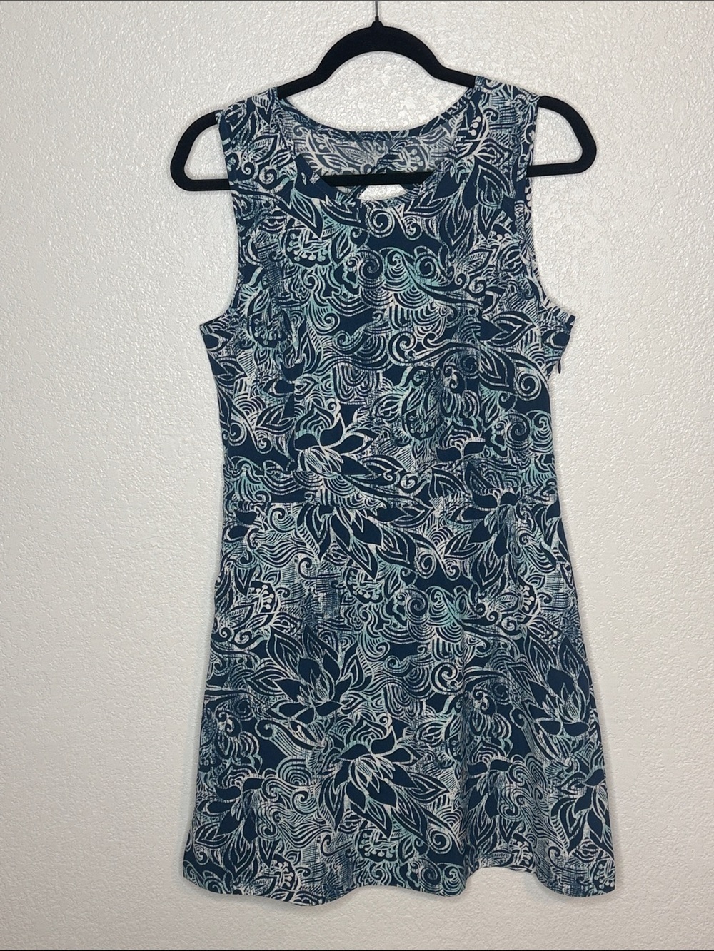 Title Nine Blue & White Nimblene Floral Wave Activewear Dress Size 10